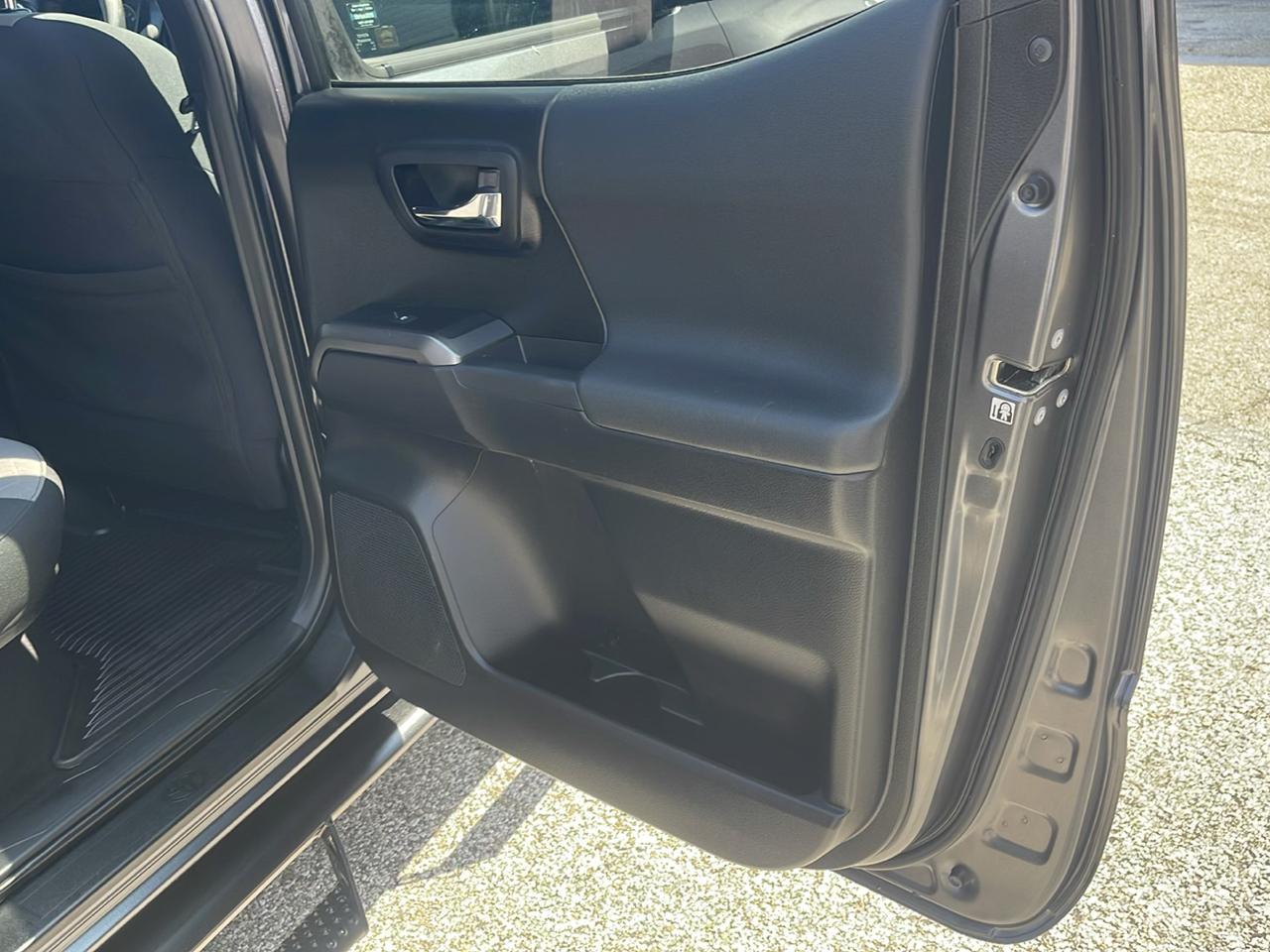 Toyota Tacoma 4WD TRD Off Road Double Cab 6' Bed V6 AT (Natl) 2020