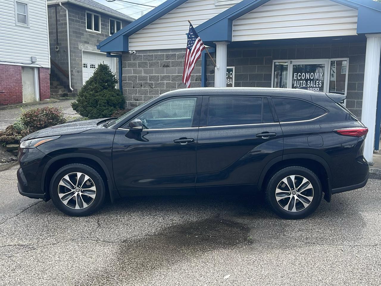 Toyota Highlander XLE AWD (Natl) 2022