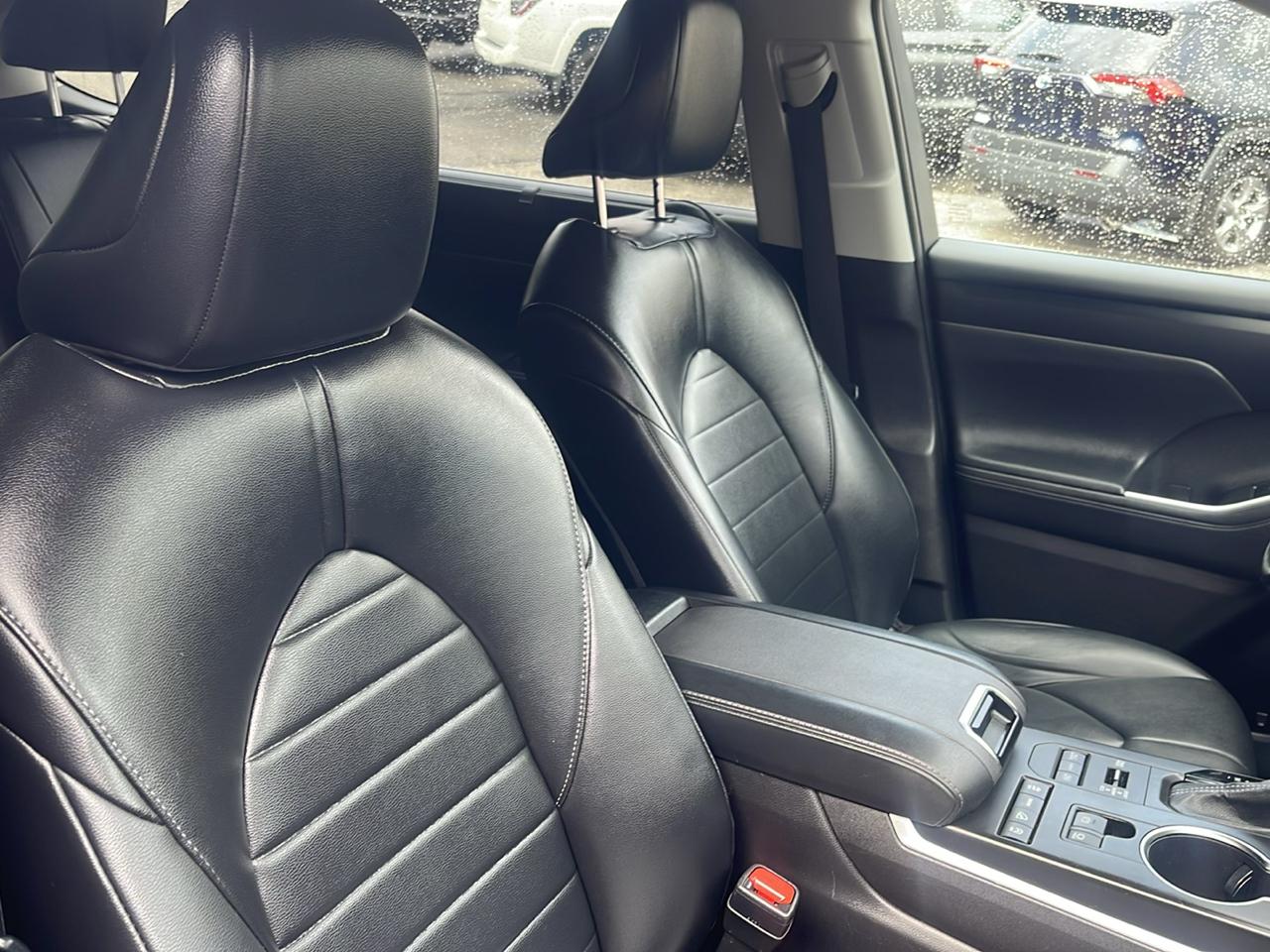 Toyota Highlander XLE AWD (Natl) 2022