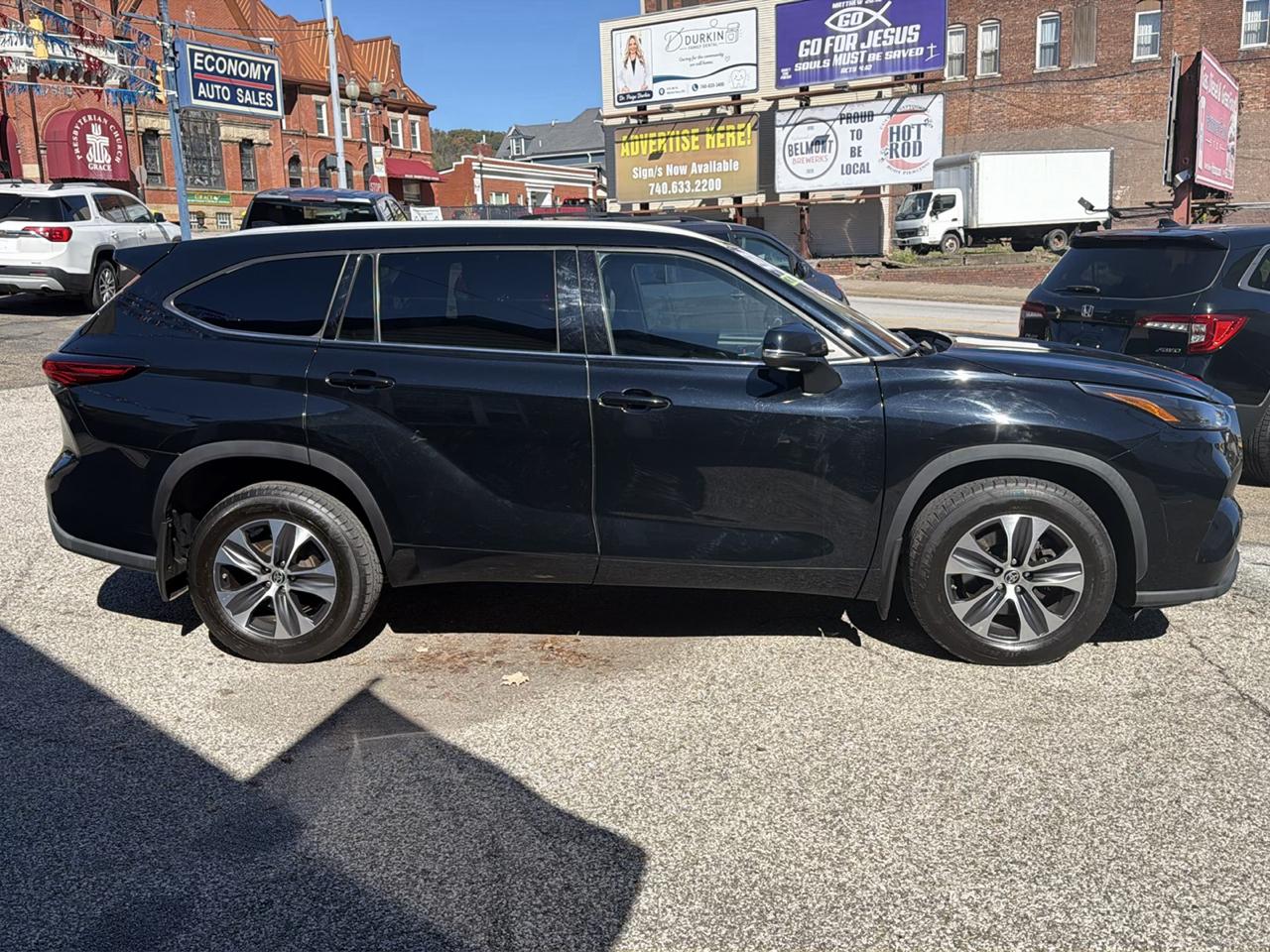 Toyota Highlander XLE AWD (Natl) 2022