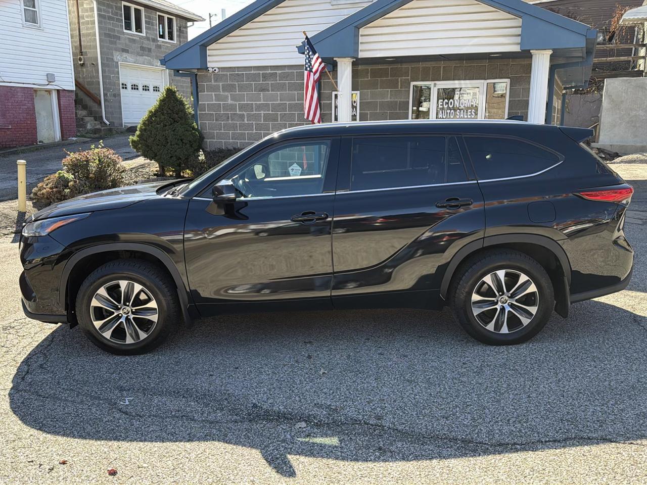 Toyota Highlander XLE AWD (Natl) 2022