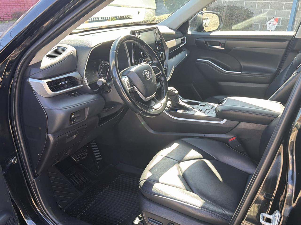 Toyota Highlander XLE AWD (Natl) 2022