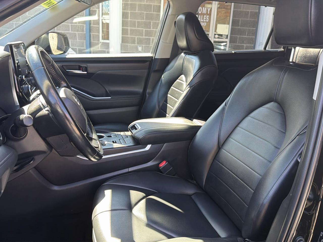 Toyota Highlander XLE AWD (Natl) 2022