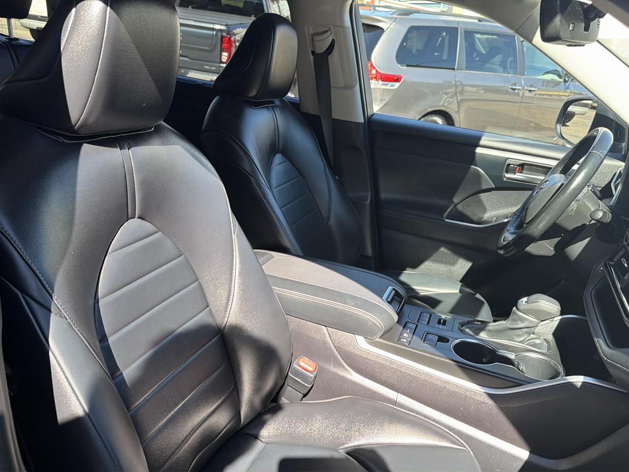 Toyota Highlander XLE AWD (Natl) 2022