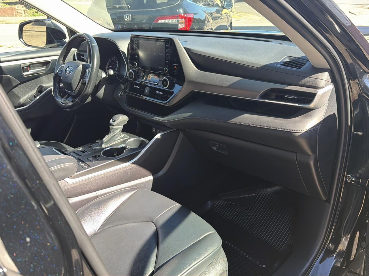 Toyota Highlander XLE AWD (Natl) 2022