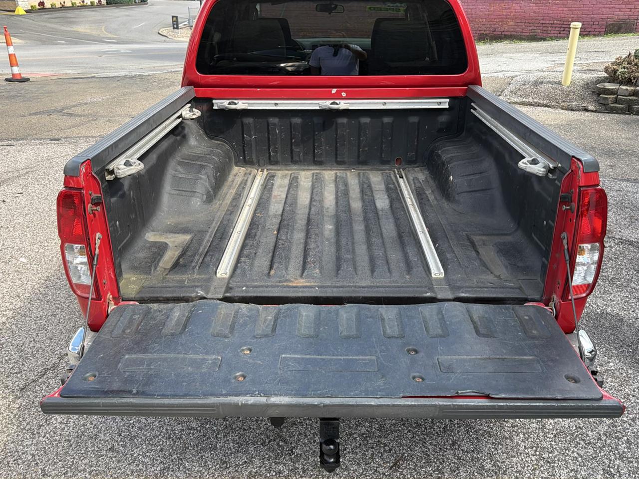Nissan Frontier 4WD SE Crew Cab V6 Manual 2005