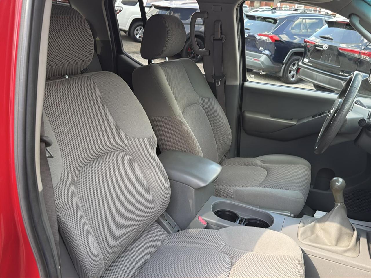 Nissan Frontier 4WD SE Crew Cab V6 Manual 2005