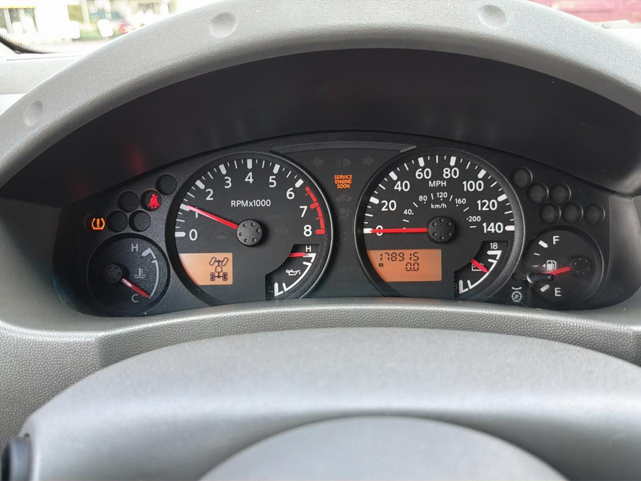 Nissan Frontier 4WD SE Crew Cab V6 Manual 2005