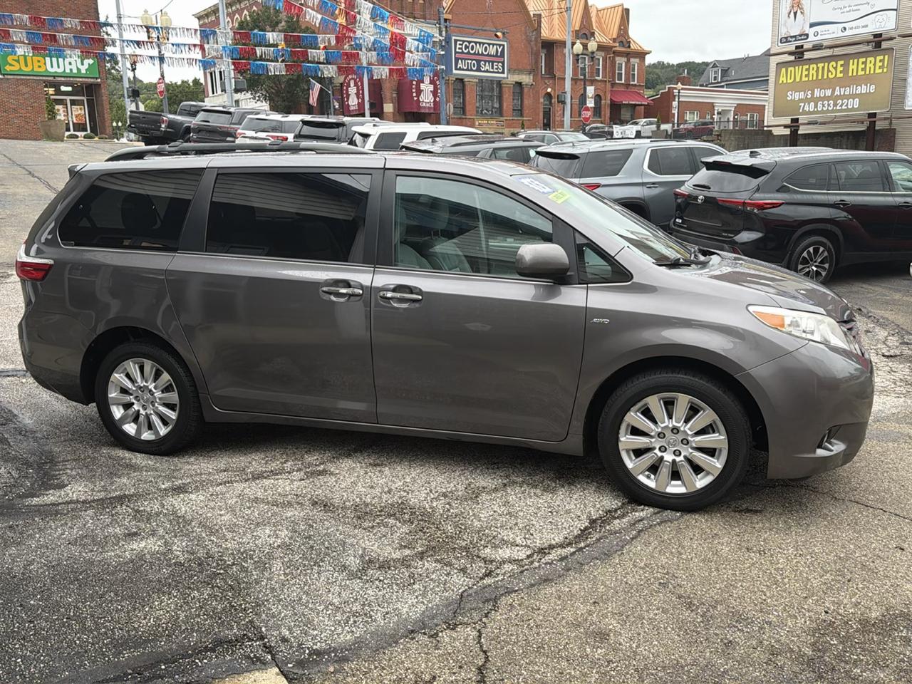 Toyota Sienna 5dr 7-Pass Van XLE Premium AWD (Natl) 2016