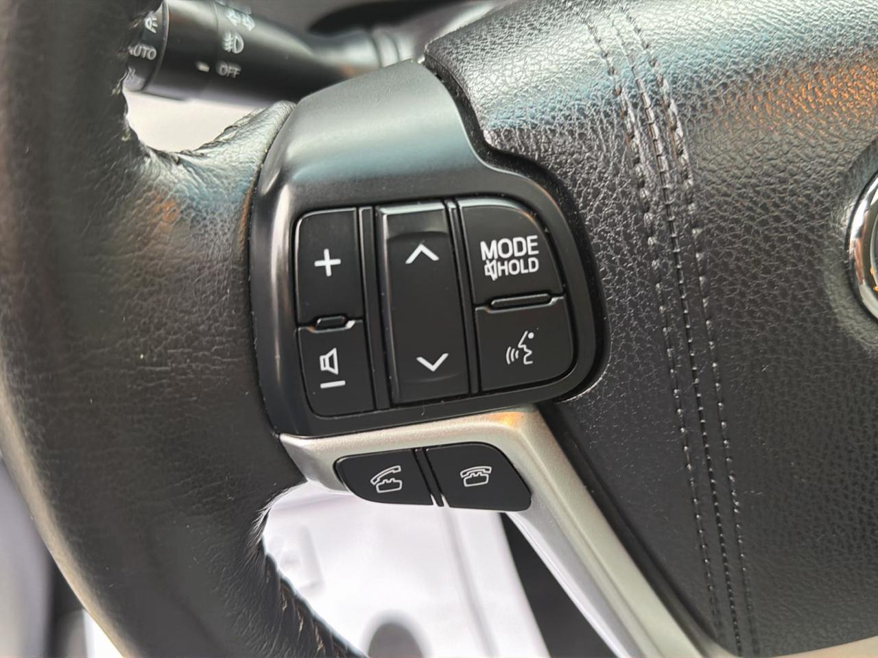 Toyota Sienna 5dr 7-Pass Van XLE Premium AWD (Natl) 2016