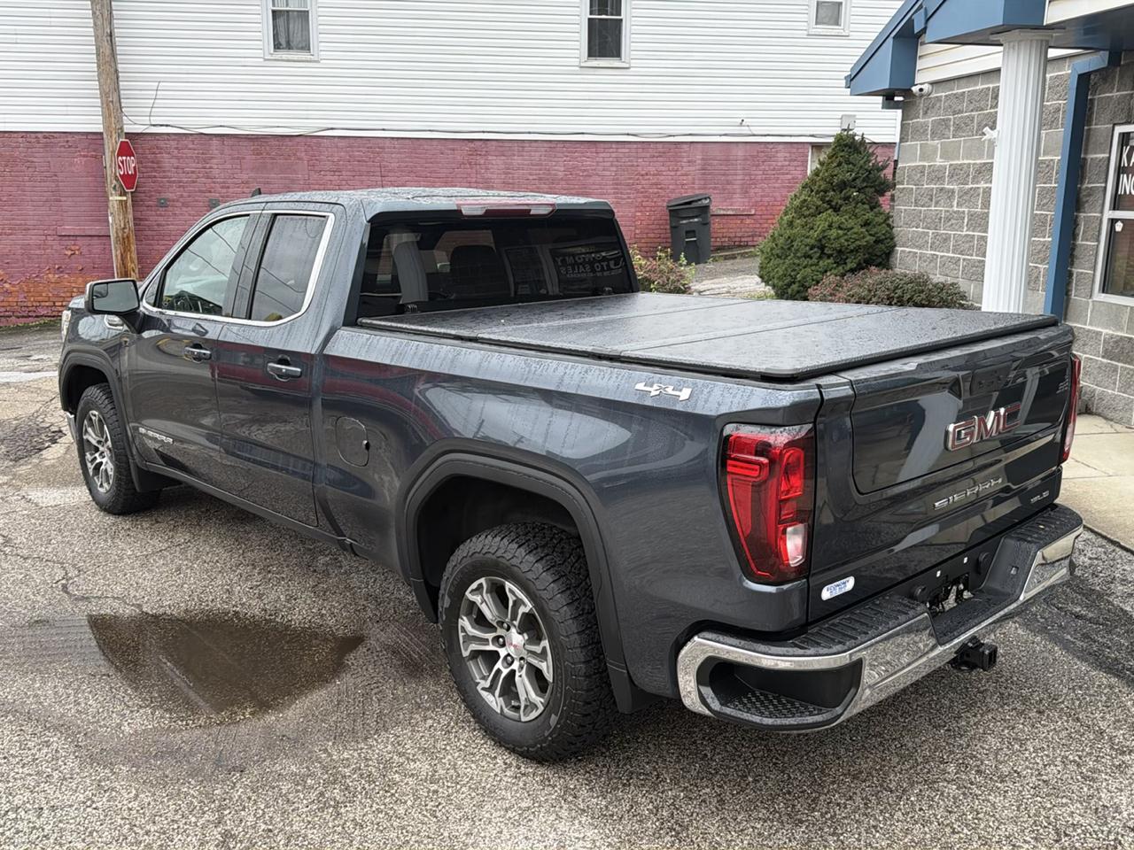 GMC Sierra 1500 4WD Double Cab 147" SLE 2021