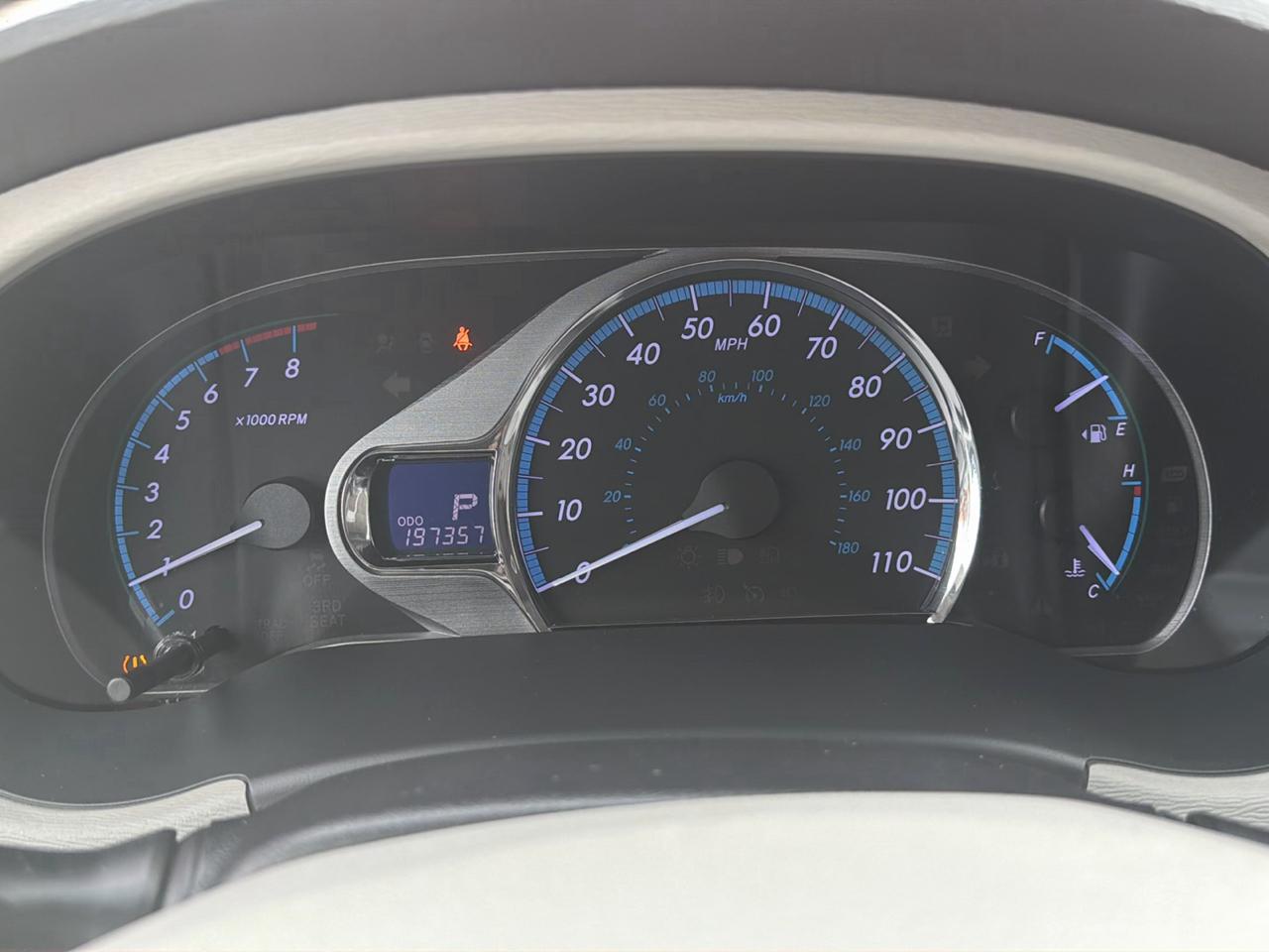 Toyota Sienna 5dr 7-Pass Van V6 XLE AAS FWD (Natl) 2012