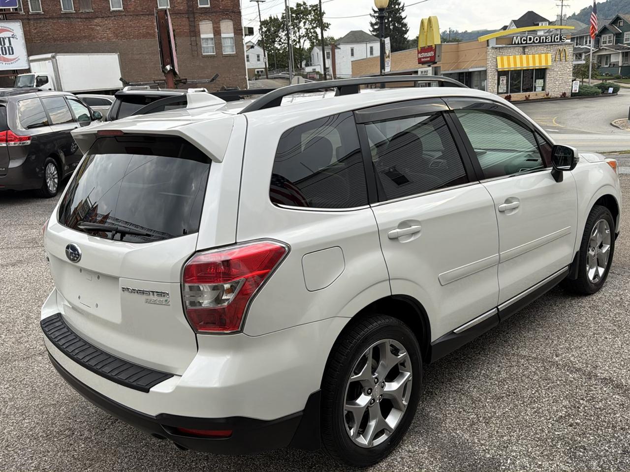 Subaru Forester 4dr CVT 2.5i Touring PZEV 2016