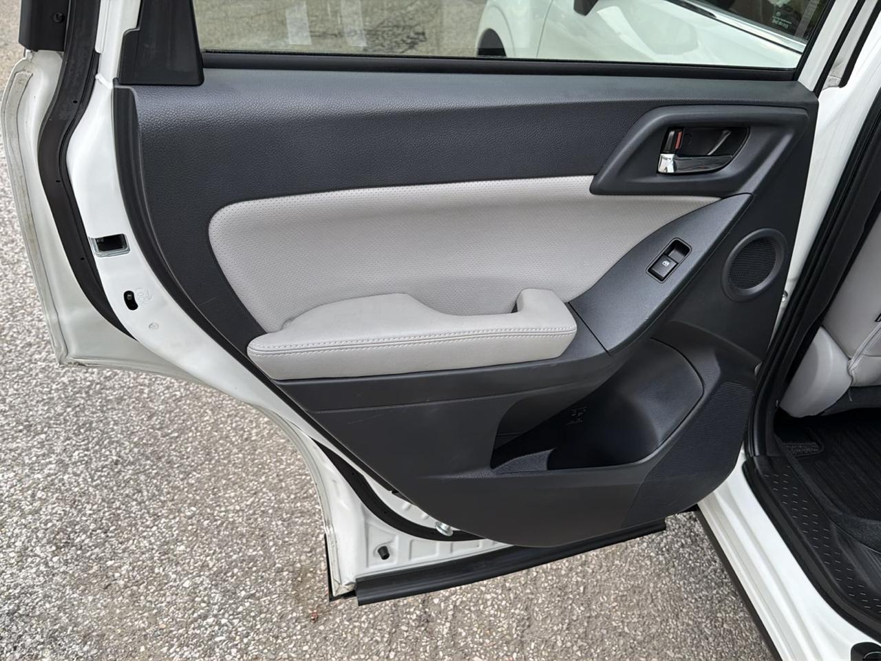 Subaru Forester 4dr CVT 2.5i Touring PZEV 2016