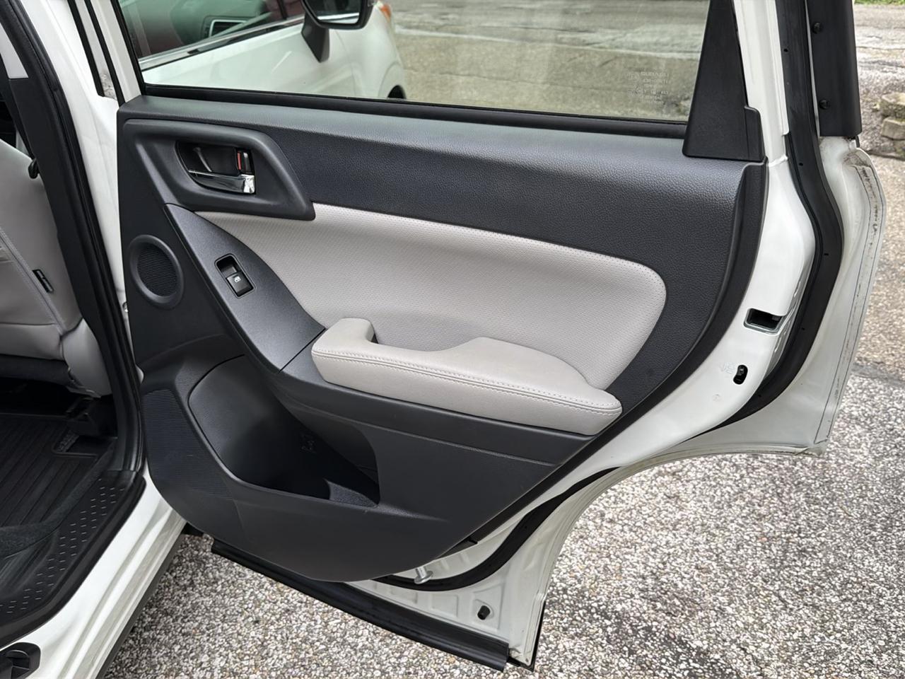 Subaru Forester 4dr CVT 2.5i Touring PZEV 2016