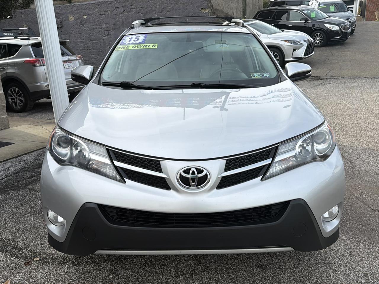 Toyota RAV4 AWD 4dr XLE (Natl) 2015