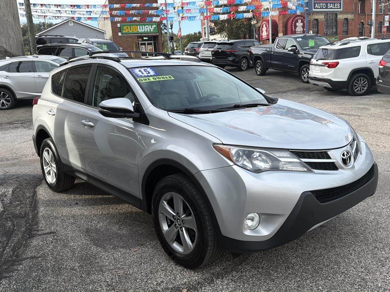 Toyota RAV4 AWD 4dr XLE (Natl) 2015