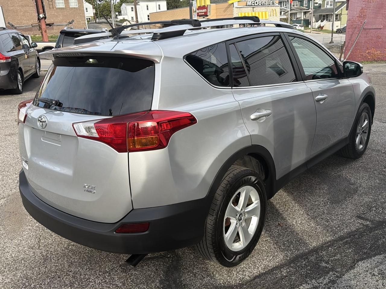 Toyota RAV4 AWD 4dr XLE (Natl) 2015