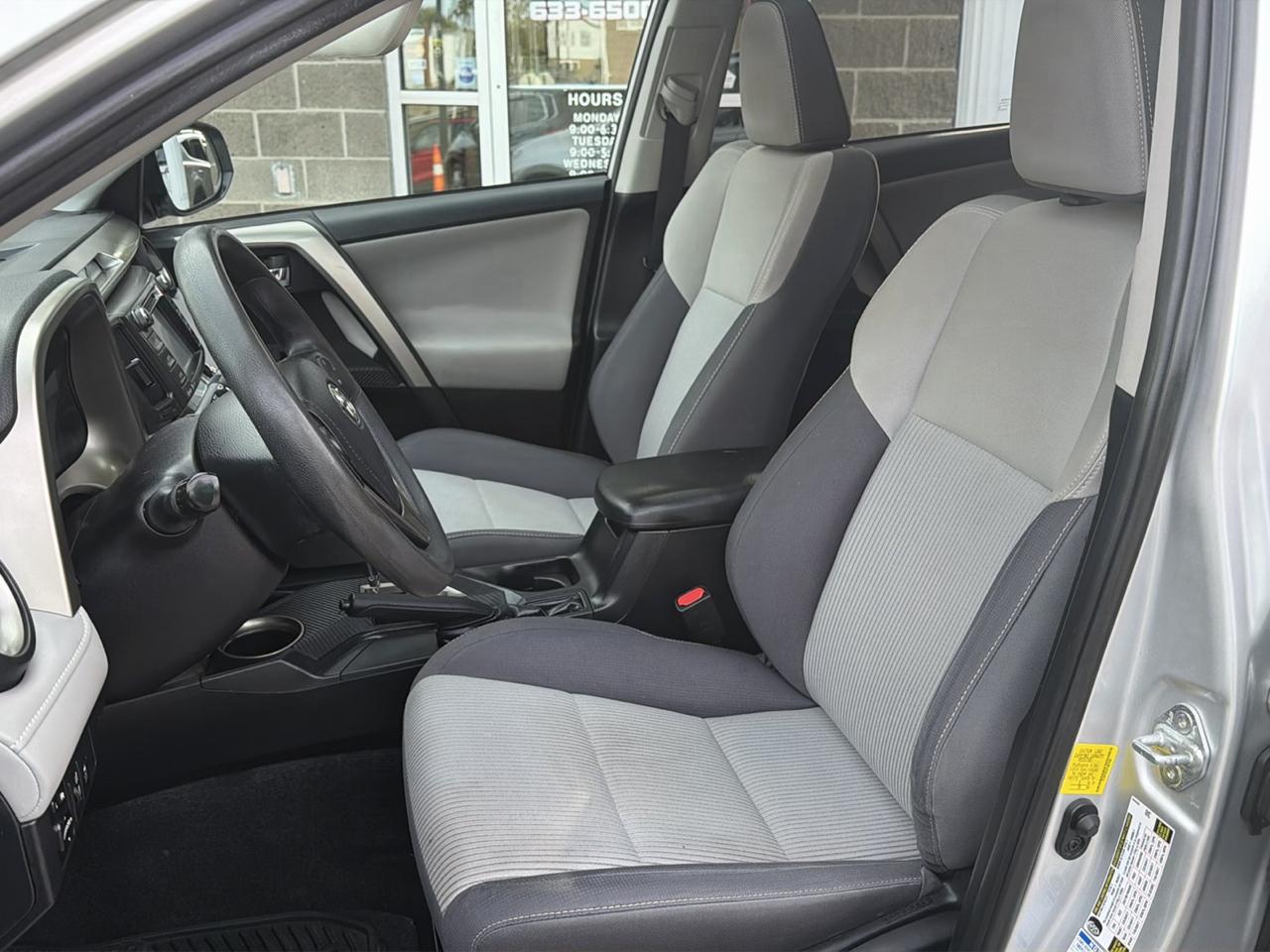 Toyota RAV4 AWD 4dr XLE (Natl) 2015