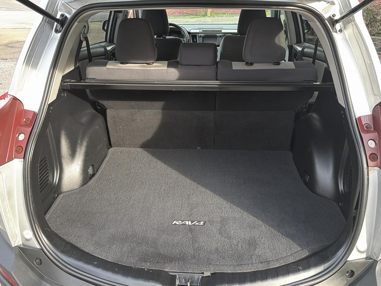 Toyota RAV4 AWD 4dr XLE (Natl) 2015