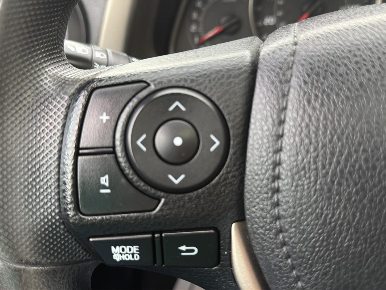 Toyota RAV4 AWD 4dr XLE (Natl) 2015