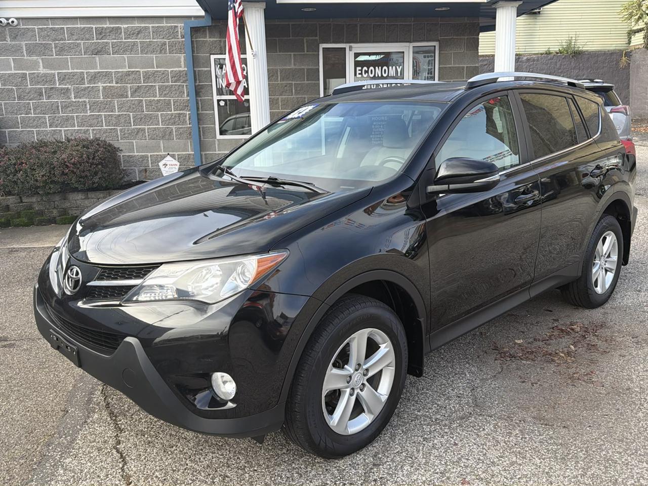Toyota RAV4 AWD 4dr XLE (Natl) 2014