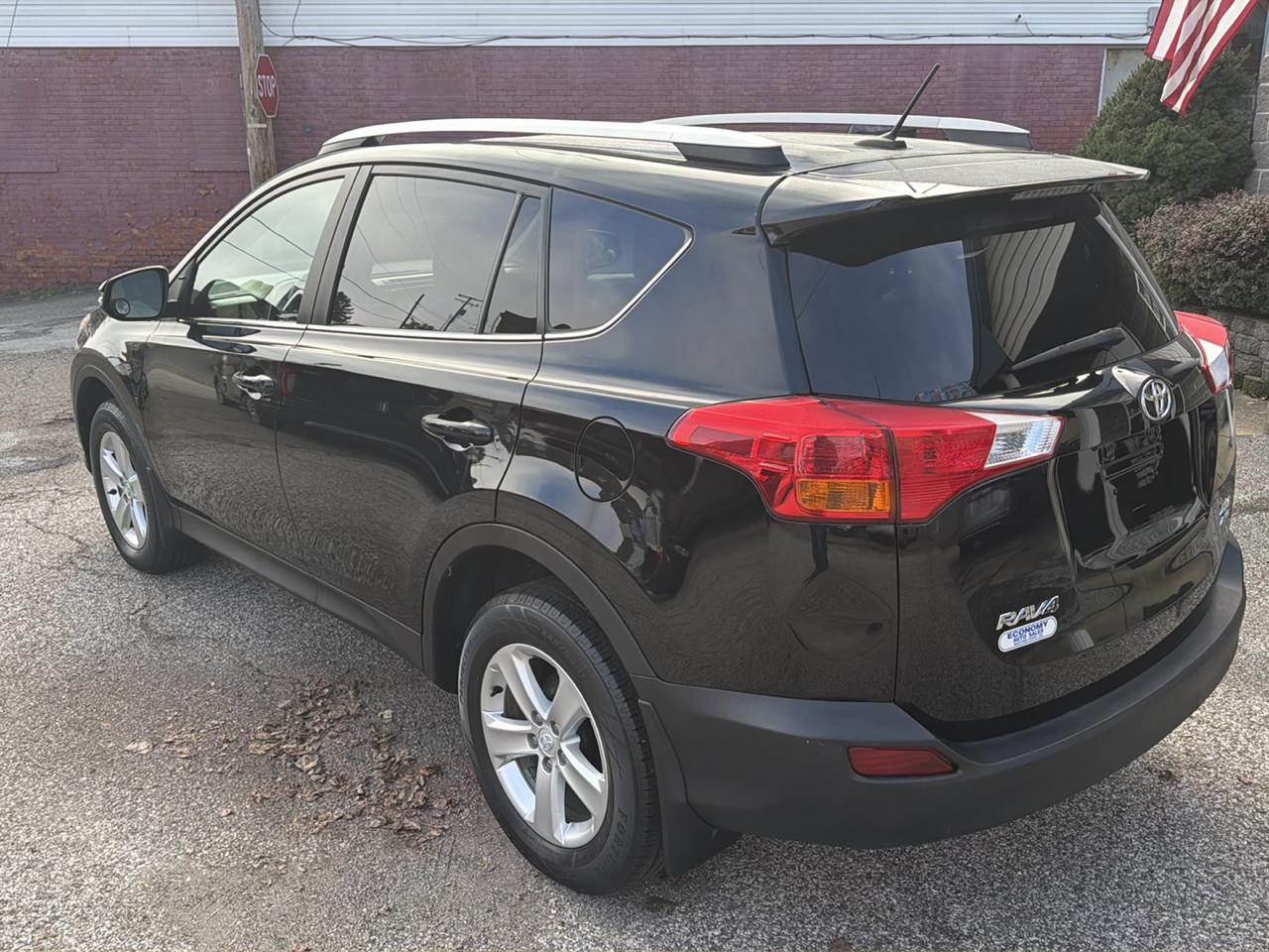 Toyota RAV4 AWD 4dr XLE (Natl) 2014