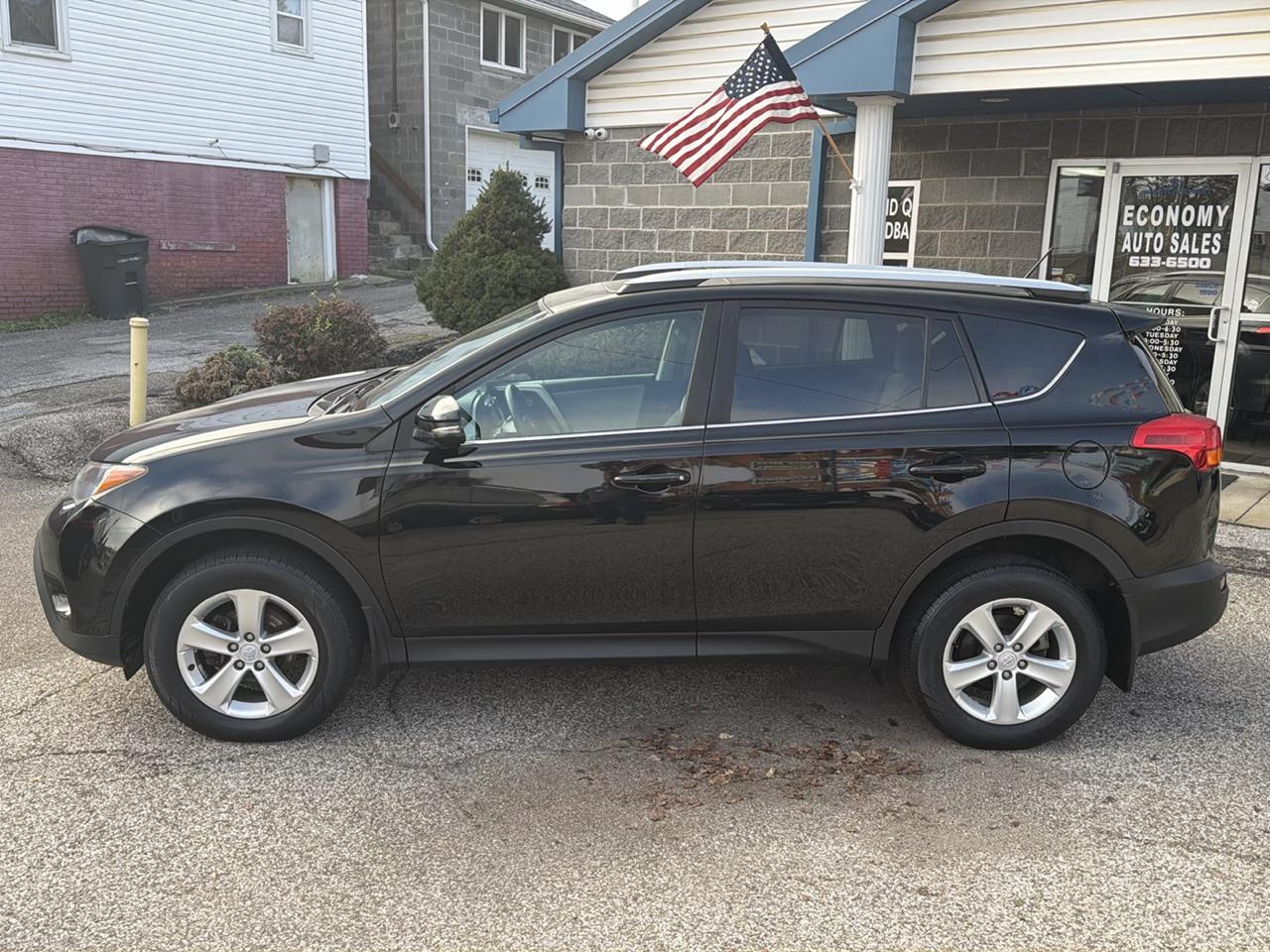 Toyota RAV4 AWD 4dr XLE (Natl) 2014