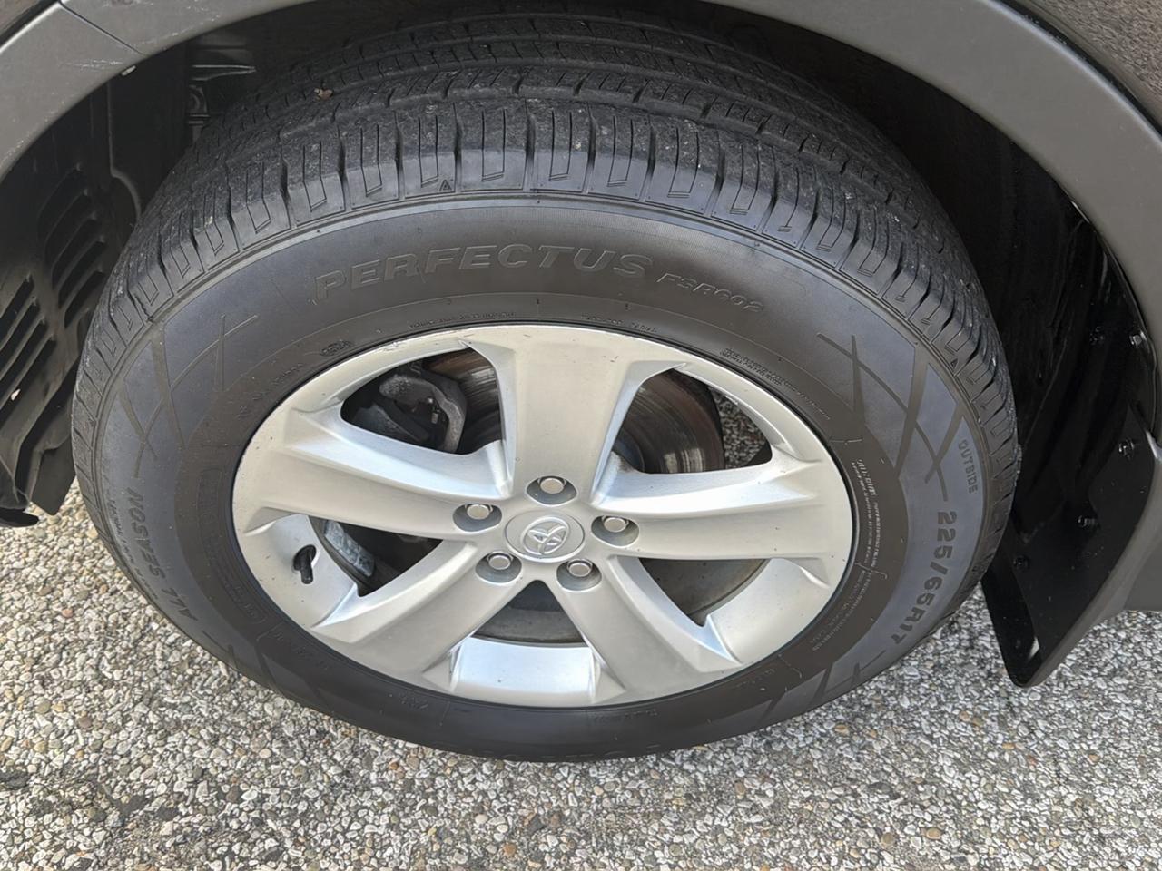 Toyota RAV4 AWD 4dr XLE (Natl) 2014