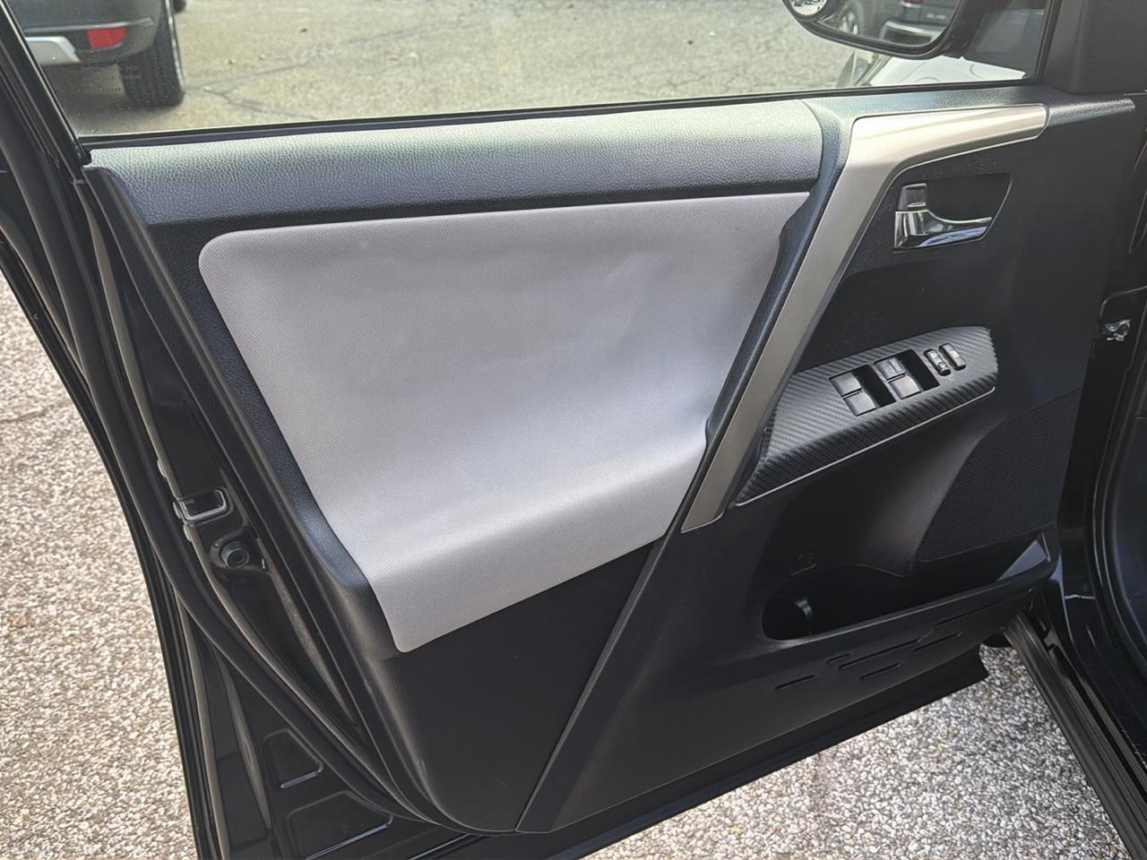 Toyota RAV4 AWD 4dr XLE (Natl) 2014