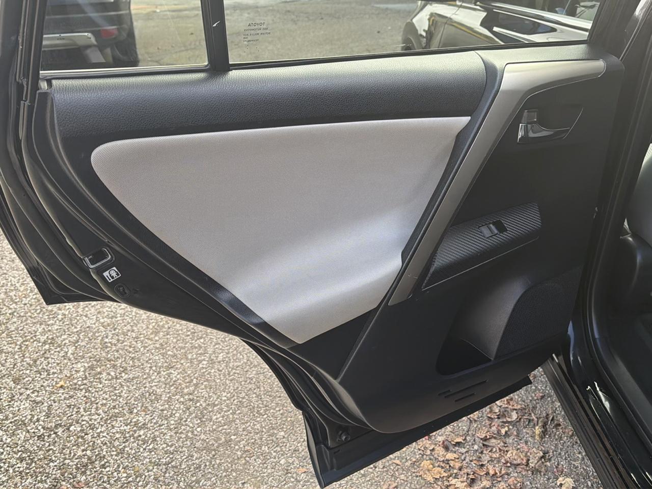 Toyota RAV4 AWD 4dr XLE (Natl) 2014