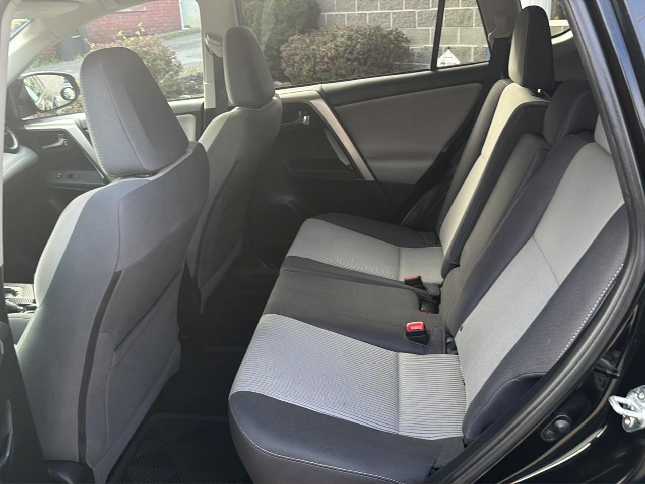 Toyota RAV4 AWD 4dr XLE (Natl) 2014