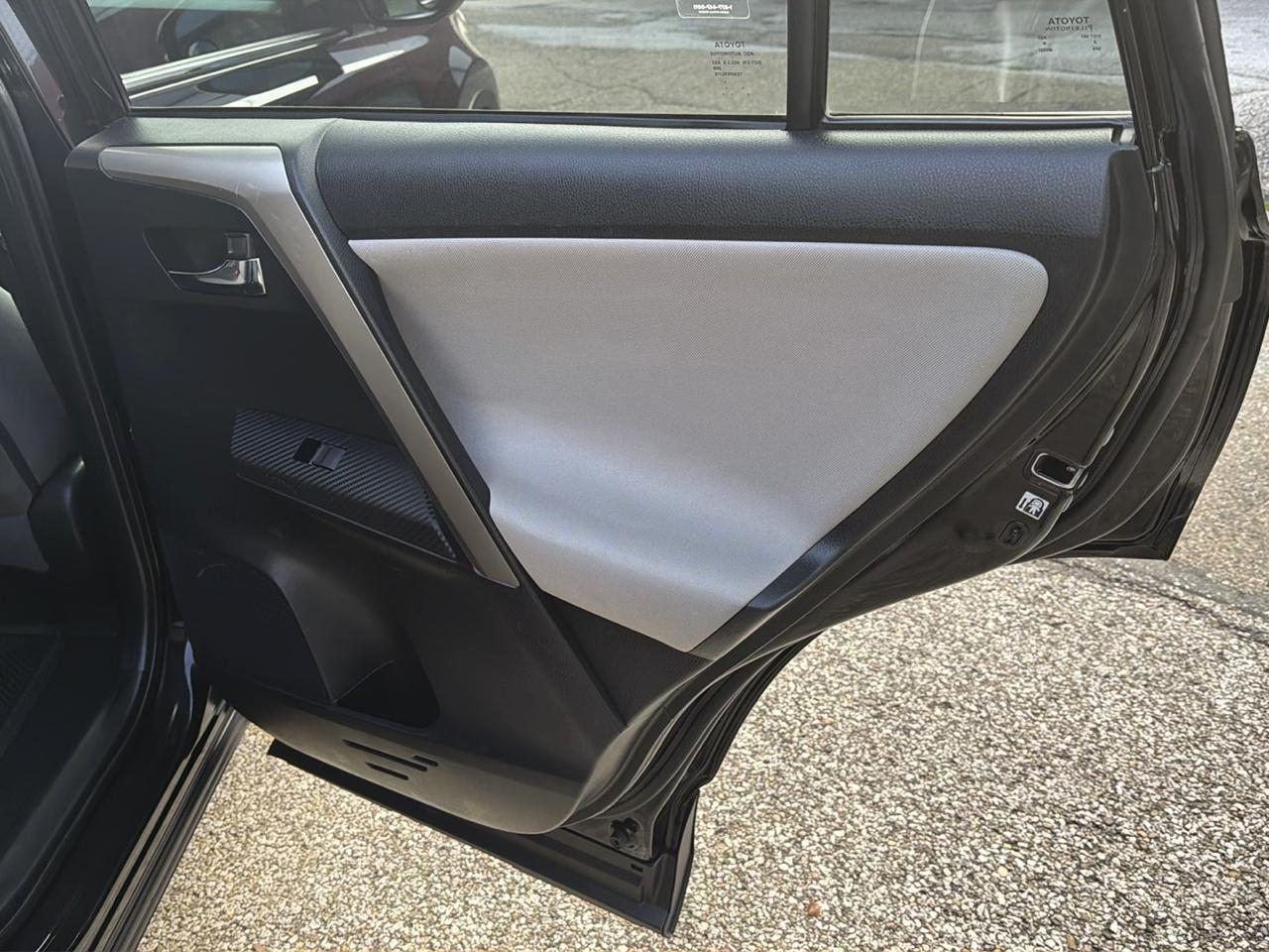 Toyota RAV4 AWD 4dr XLE (Natl) 2014