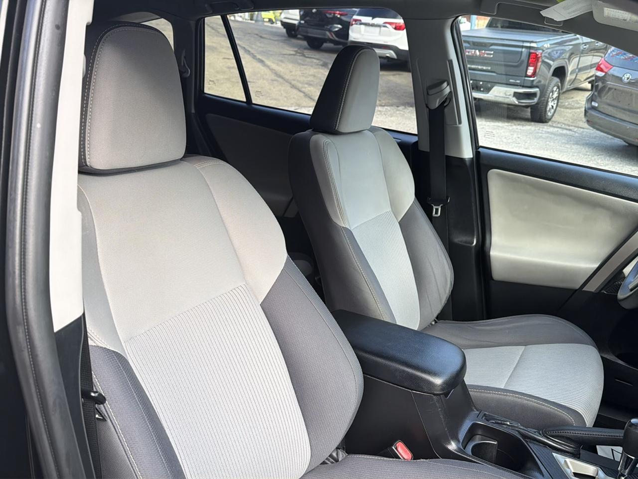 Toyota RAV4 AWD 4dr XLE (Natl) 2014