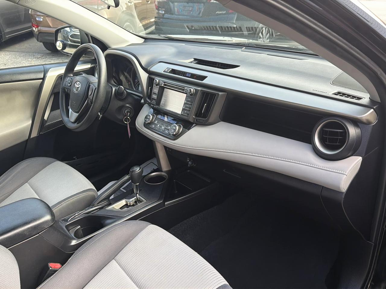Toyota RAV4 AWD 4dr XLE (Natl) 2014