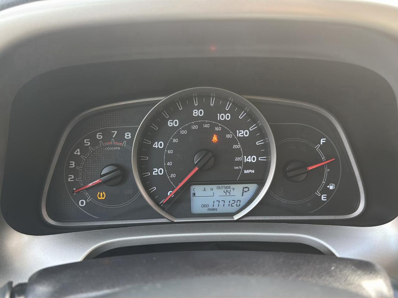 Toyota RAV4 AWD 4dr XLE (Natl) 2014