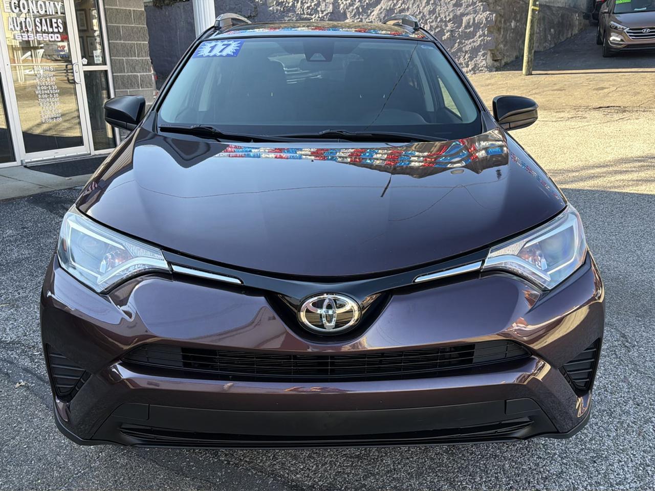 Toyota RAV4 LE AWD (Natl) 2017