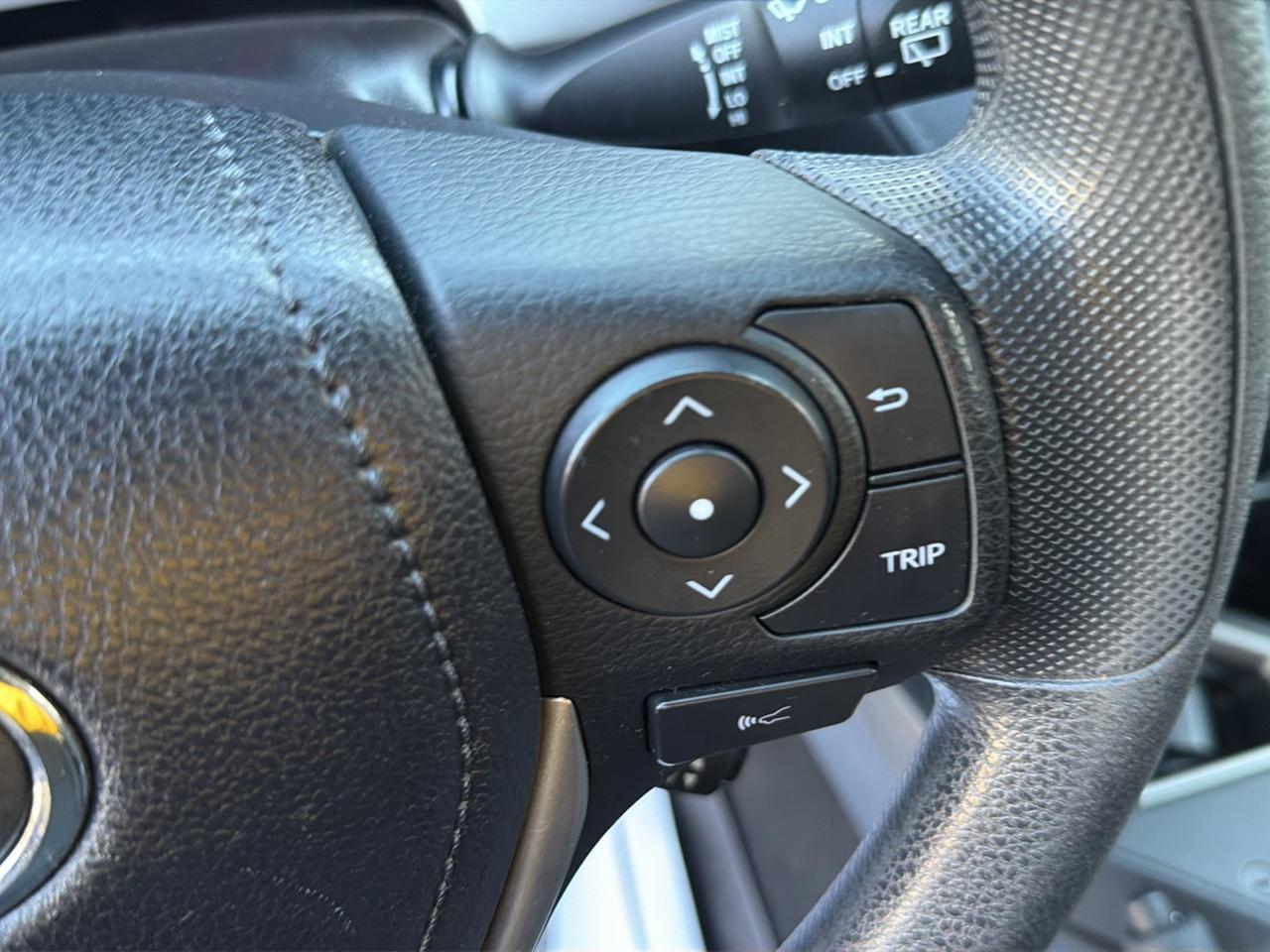 Toyota RAV4 LE AWD (Natl) 2017