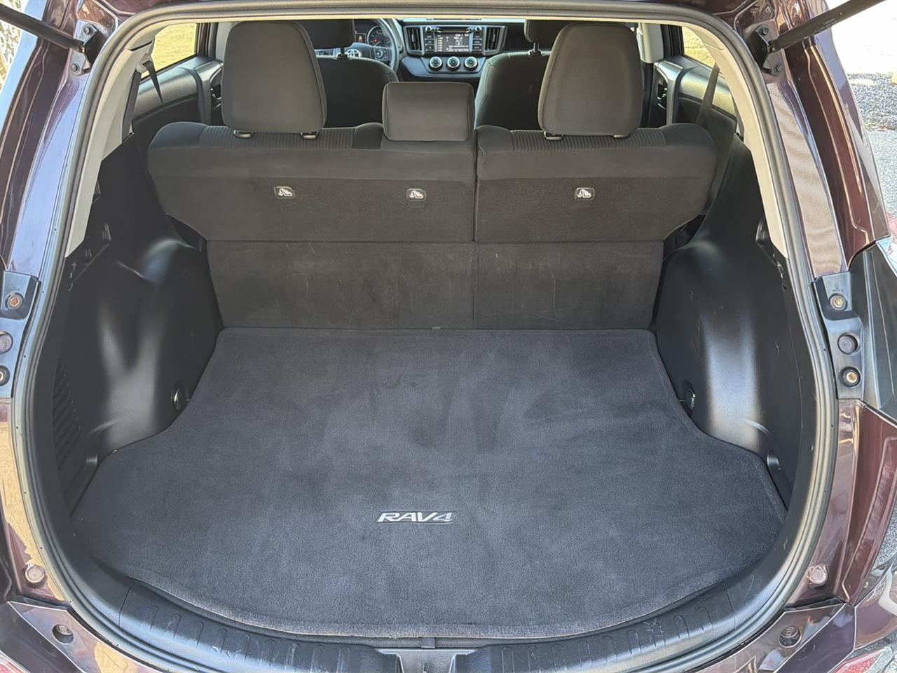 Toyota RAV4 LE AWD (Natl) 2017