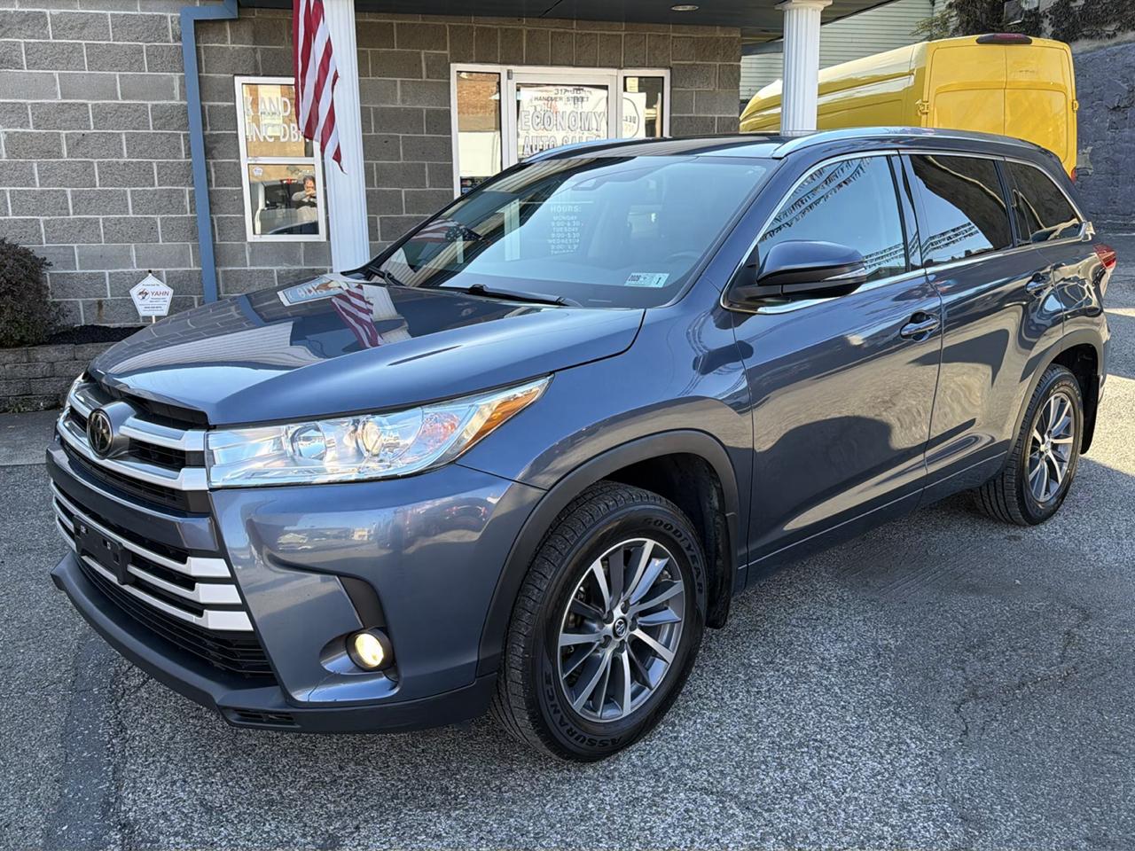 Toyota Highlander XLE V6 AWD (Natl) 2017