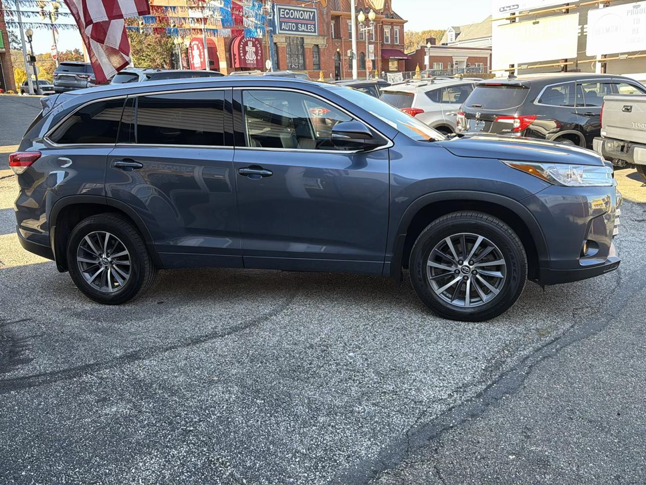 Toyota Highlander XLE V6 AWD (Natl) 2017