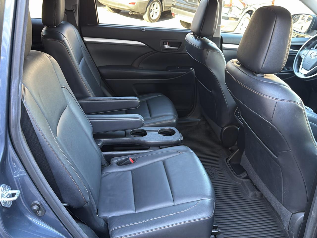 Toyota Highlander XLE V6 AWD (Natl) 2017