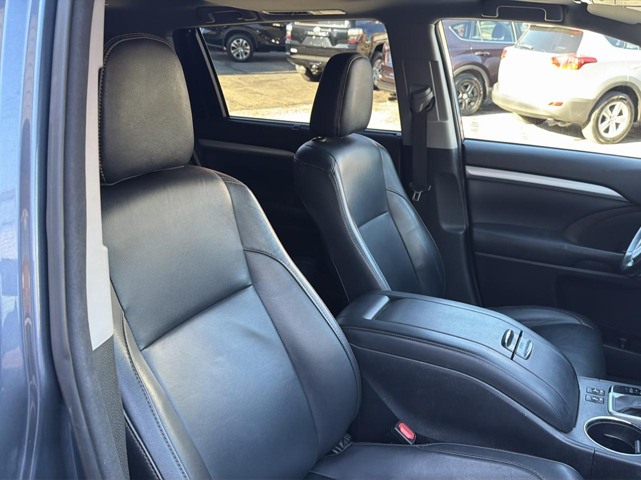 Toyota Highlander XLE V6 AWD (Natl) 2017
