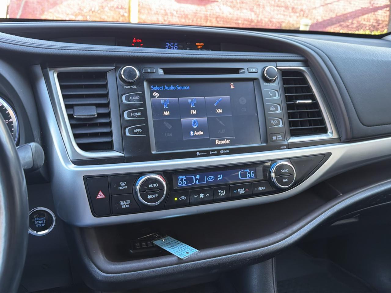 Toyota Highlander XLE V6 AWD (Natl) 2017