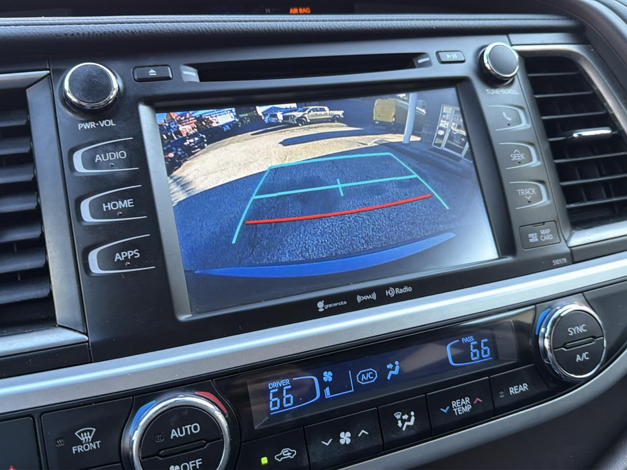 Toyota Highlander XLE V6 AWD (Natl) 2017