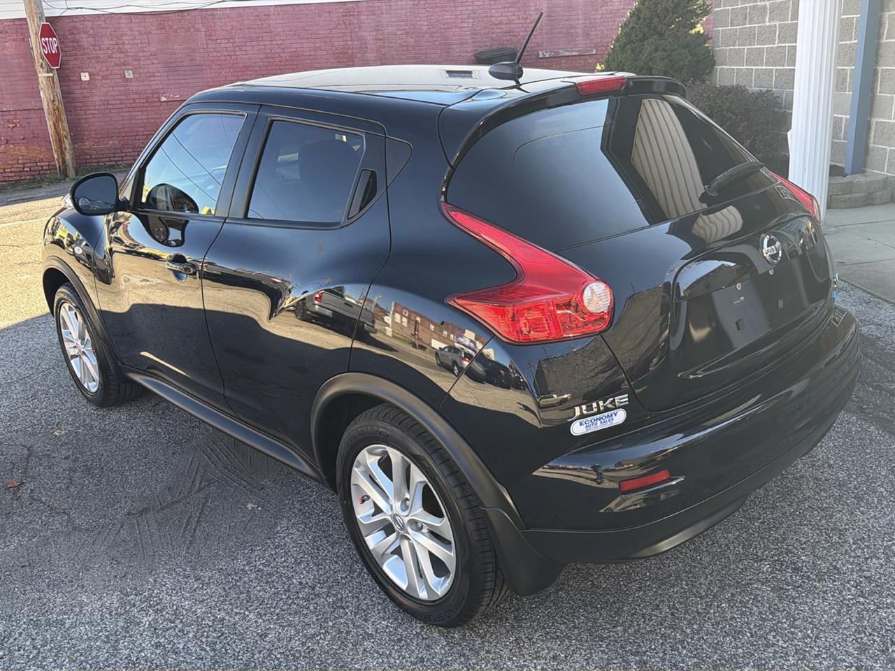 Nissan Juke 5dr Wgn CVT SV AWD 2012