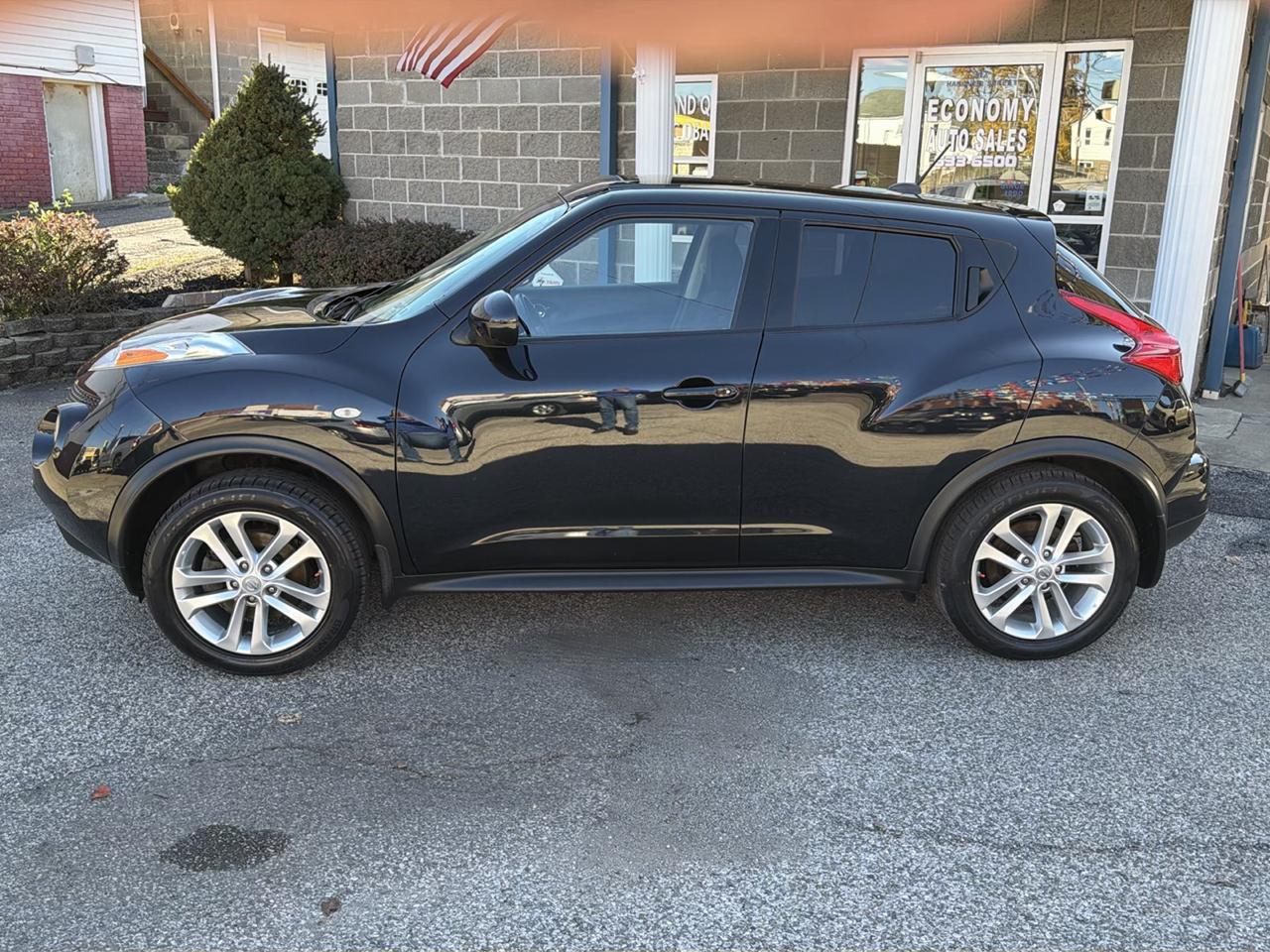 Nissan Juke 5dr Wgn CVT SV AWD 2012