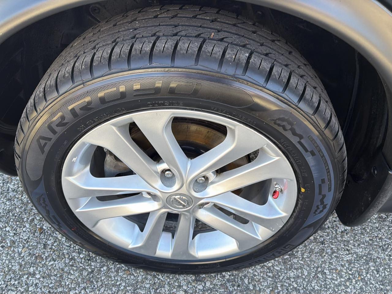 Nissan Juke 5dr Wgn CVT SV AWD 2012