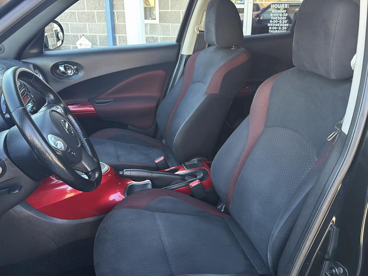Nissan Juke 5dr Wgn CVT SV AWD 2012