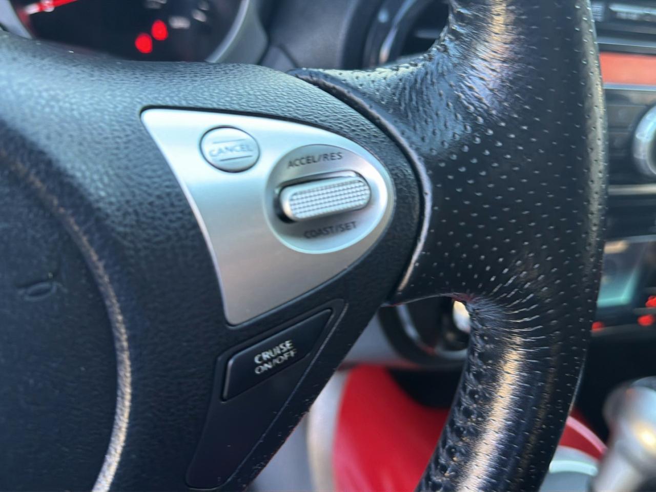 Nissan Juke 5dr Wgn CVT SV AWD 2012